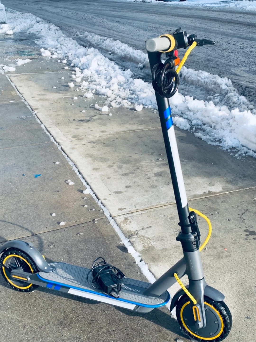 NAVIG Electric Scooter -bran new condition run fast 30 mph - photo 4