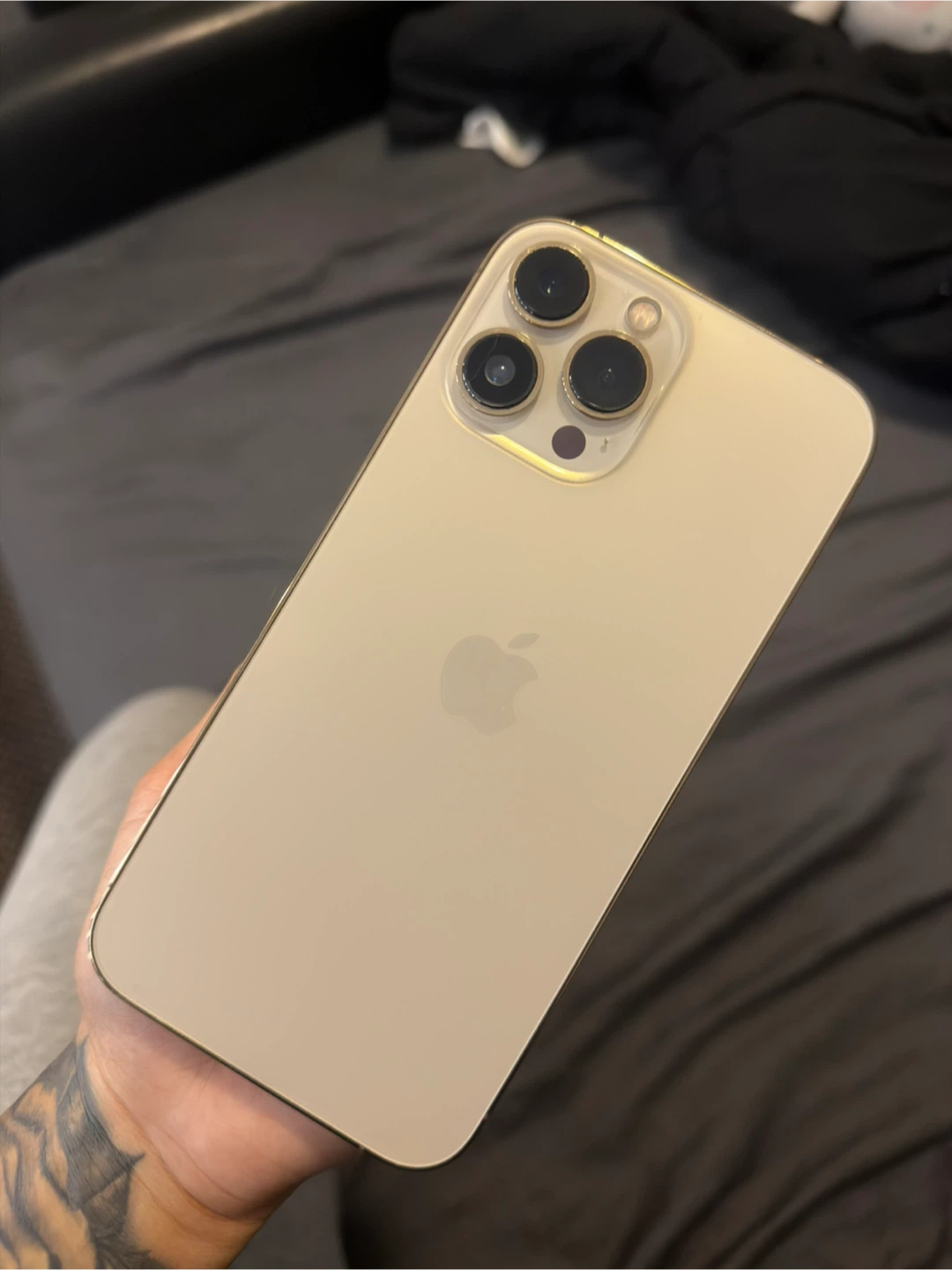 iPhone 13 Pro Max Gold