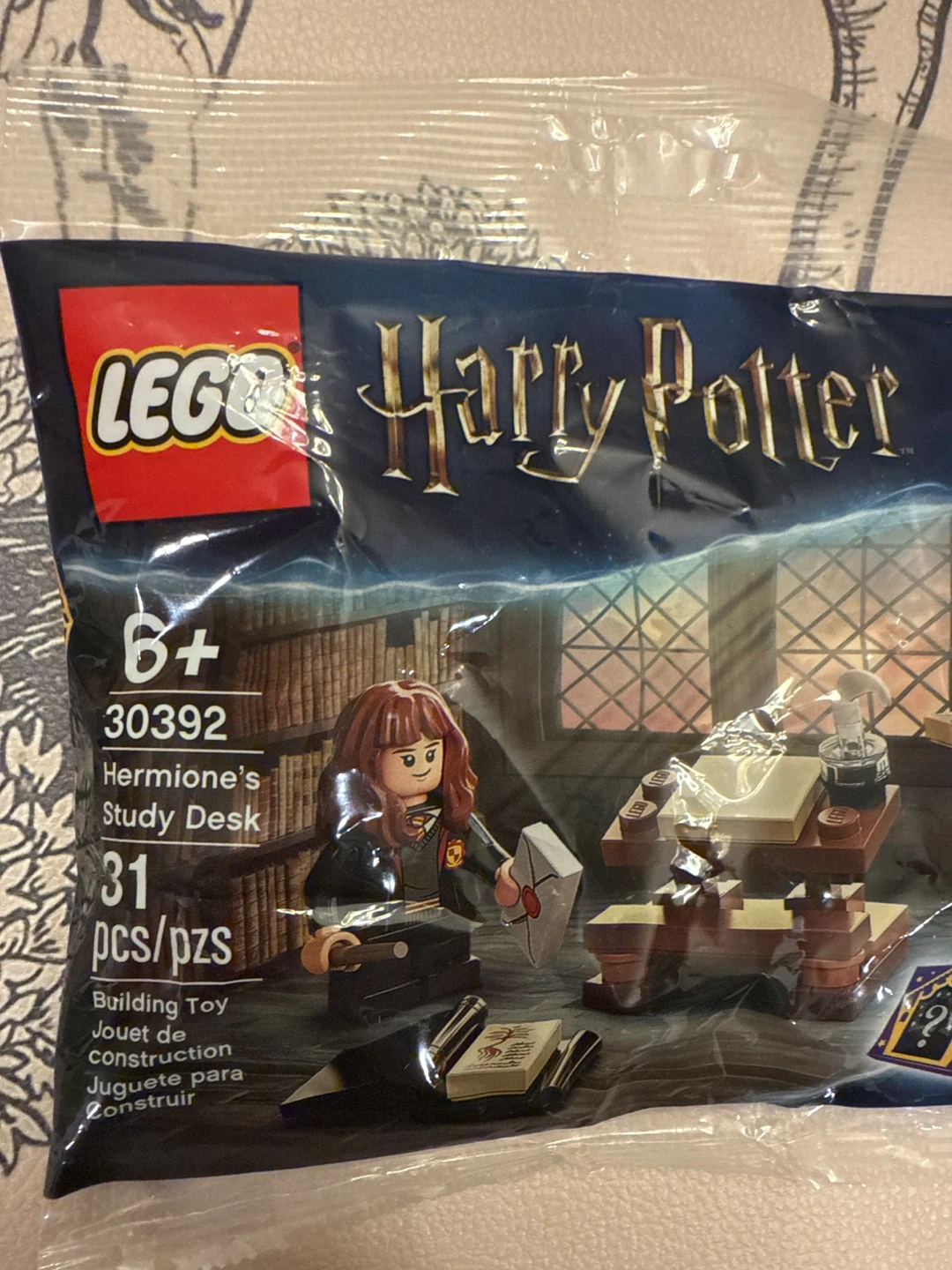 New LEGO Harry Potter Hermione's Study Desk Set 30392 - photo 2