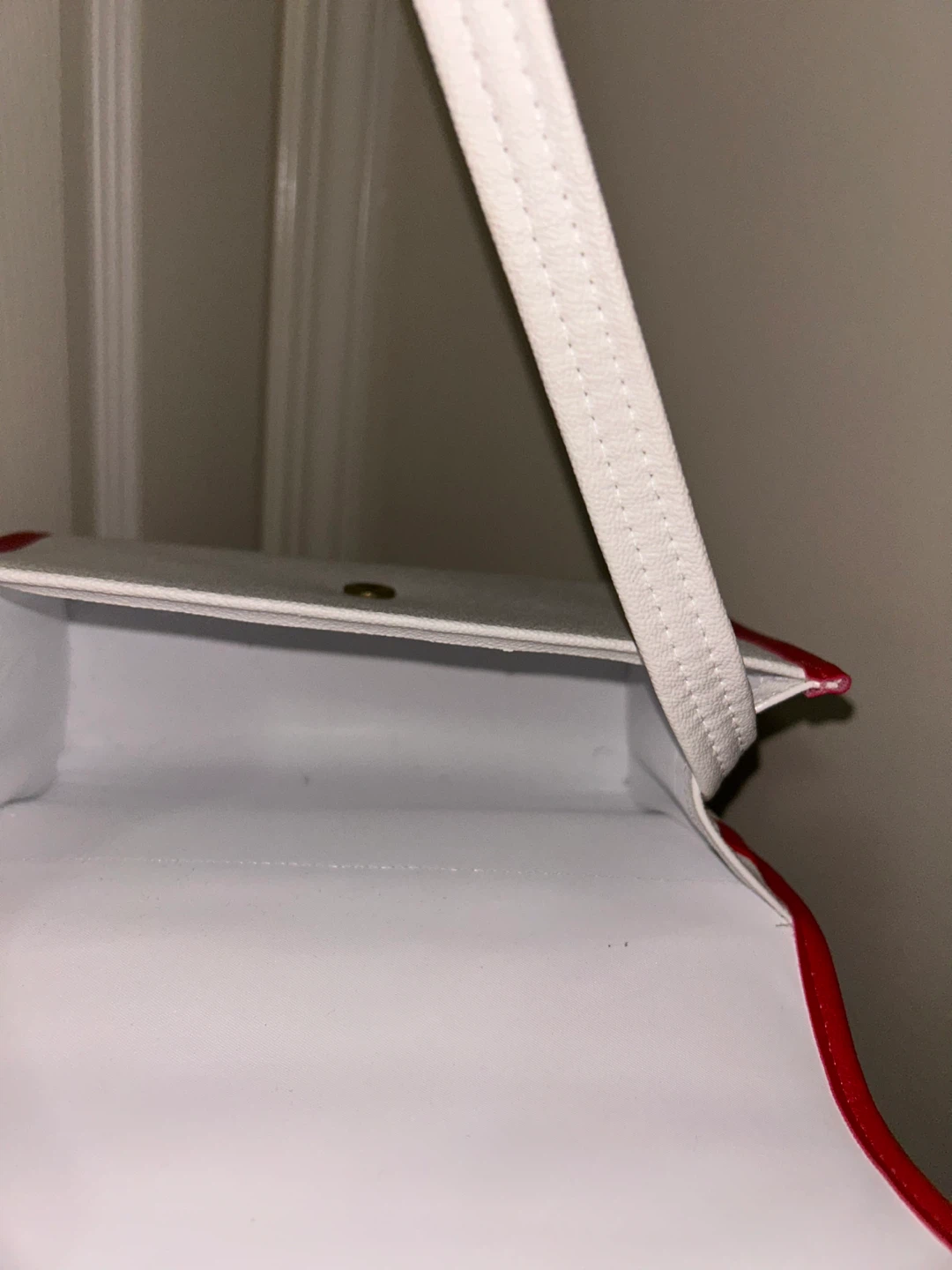 White & Red Shoulder Bag - photo 2