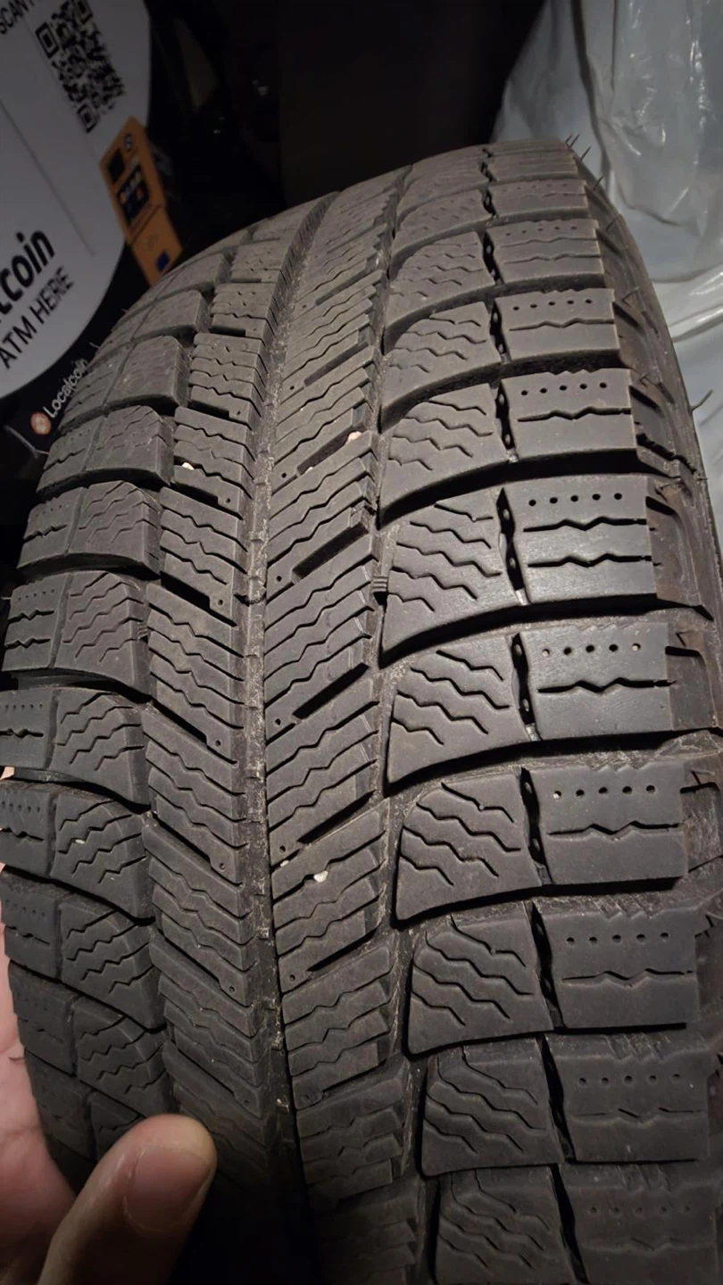 205/60R16 Tire