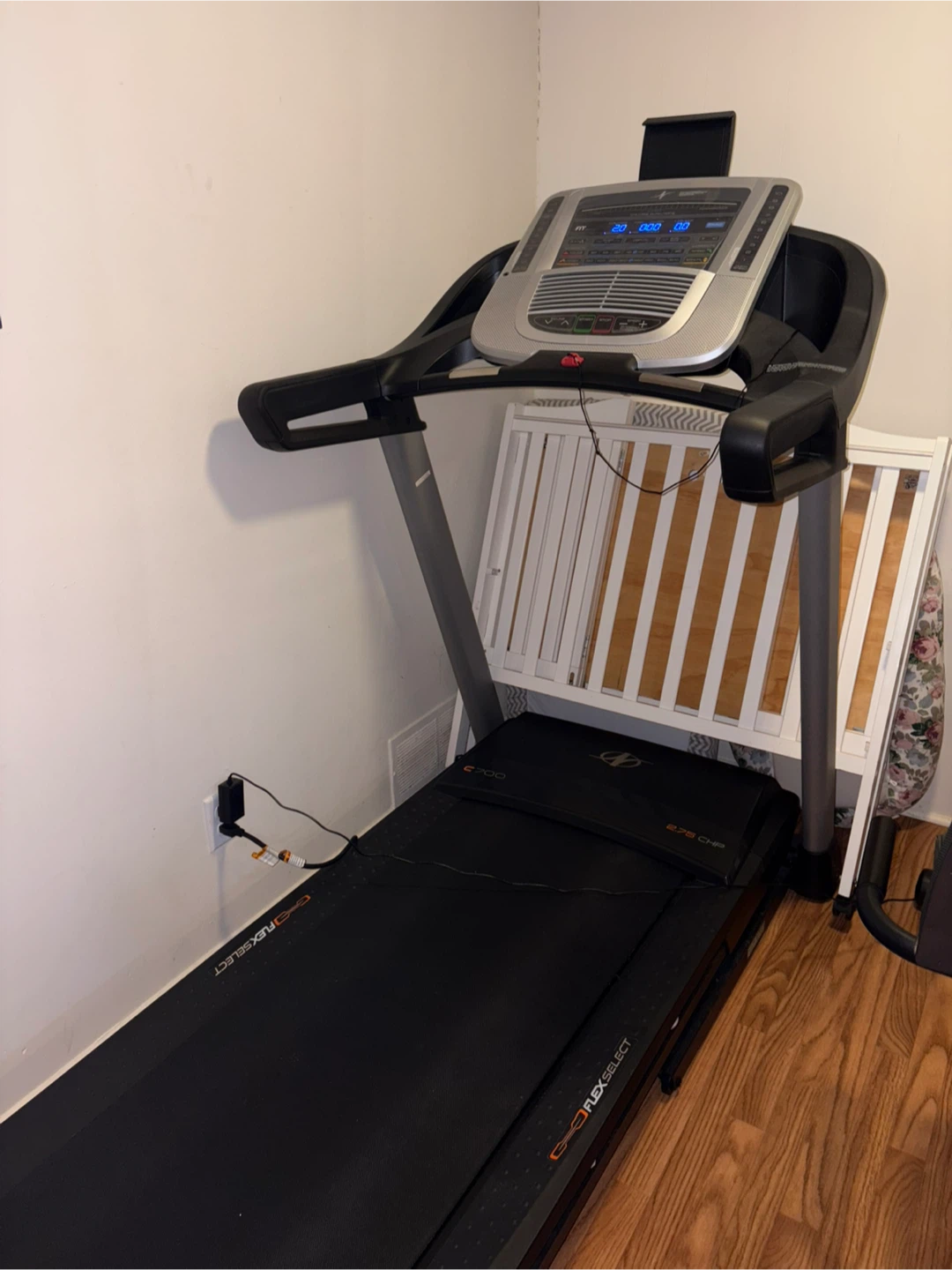 NordicTrack C 700 Treadmill - photo 2
