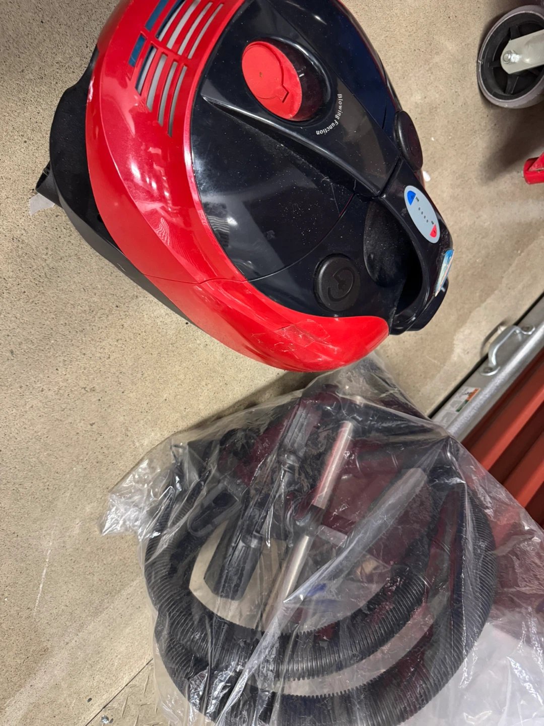 H2O Turbo Red & Black Vacuum - photo 3