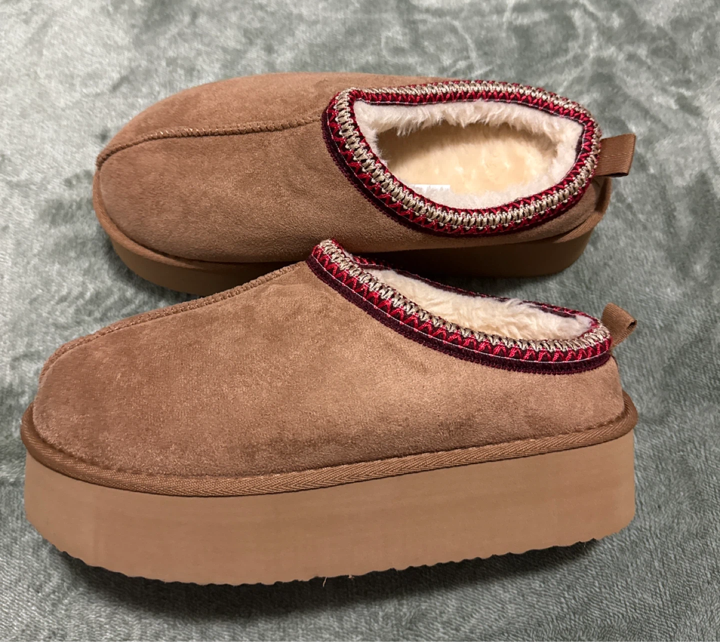 Platform slippers woman’s brown color