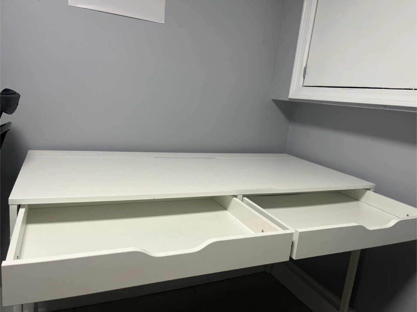 White Desk - photo 2