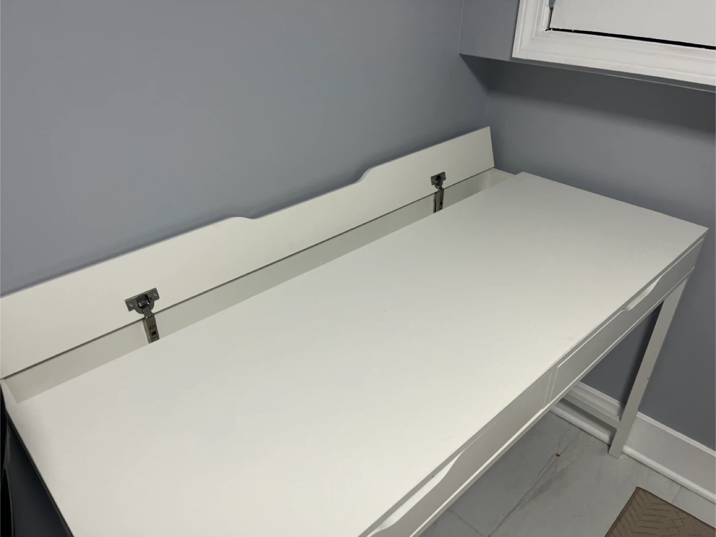 White Desk - photo 3