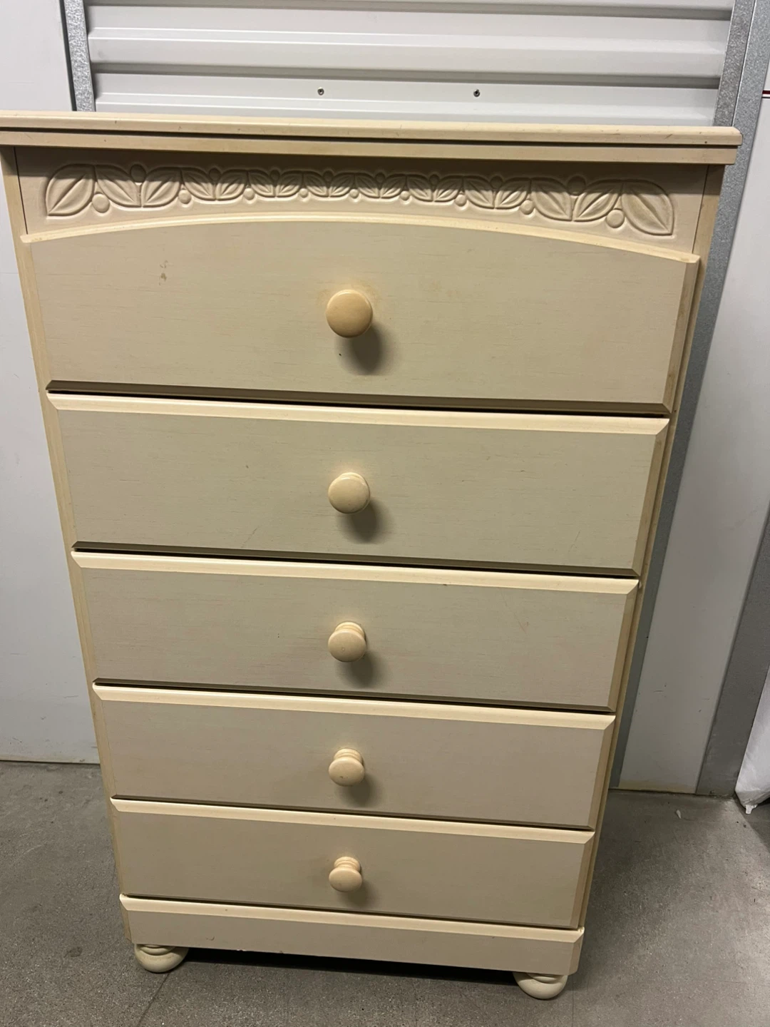 Cream 5-Drawer Dresser