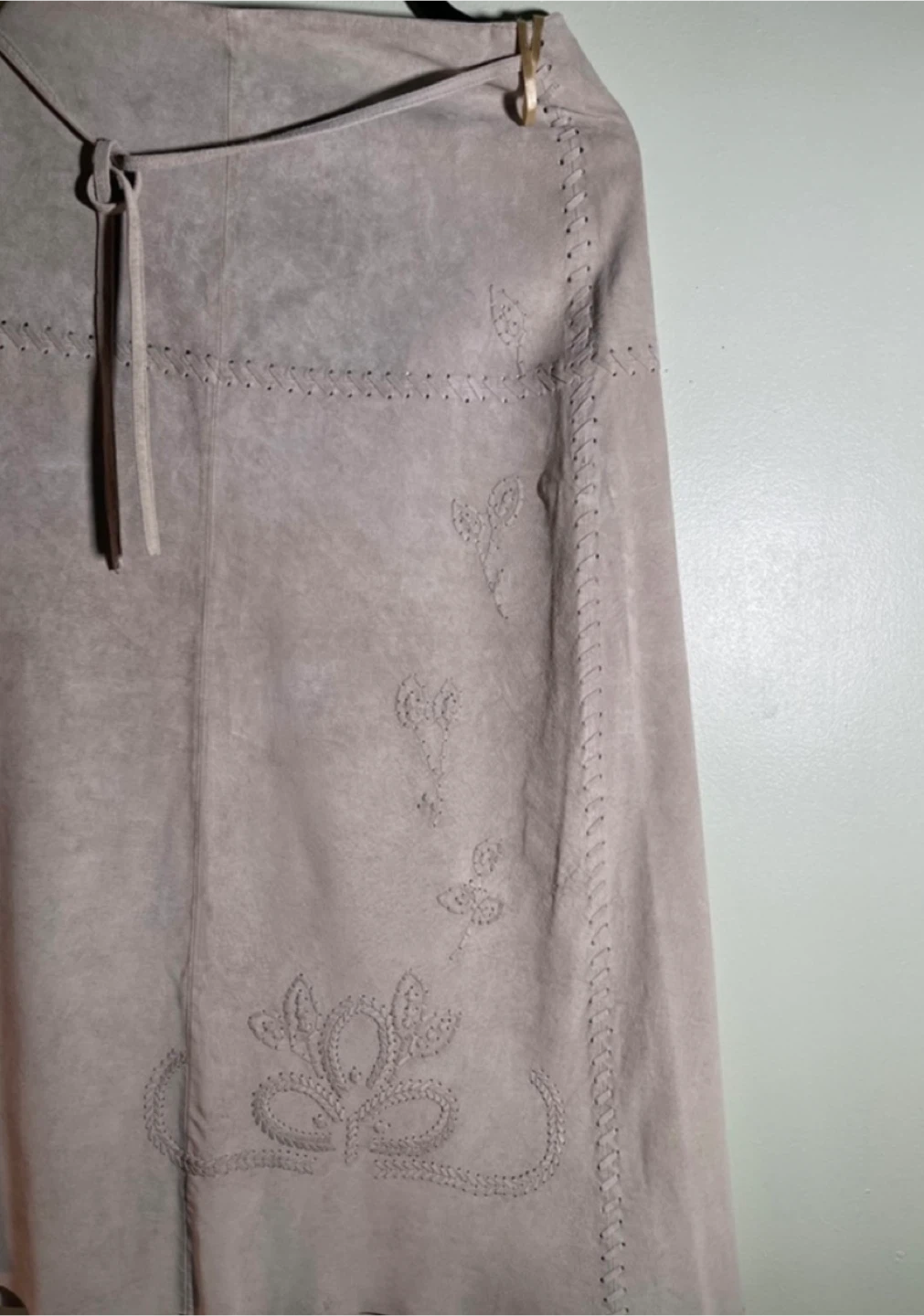 Tristam & Iseult midi skirt in a soft taupe size 10 - photo 3