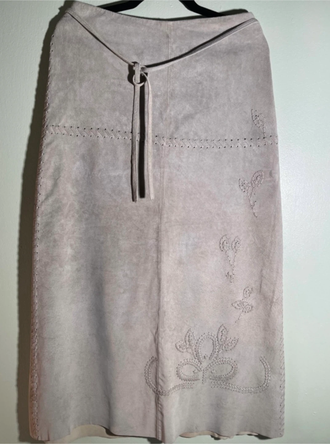 Tristam & Iseult midi skirt in a soft taupe size 10