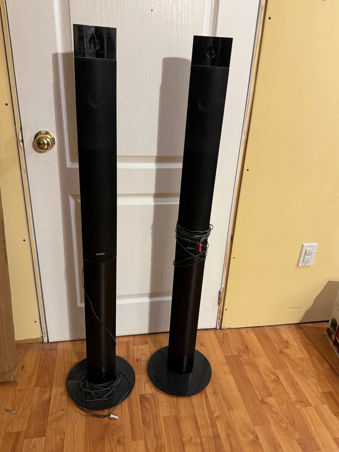 Sony Floor Standing Speakers - Pair - photo 2
