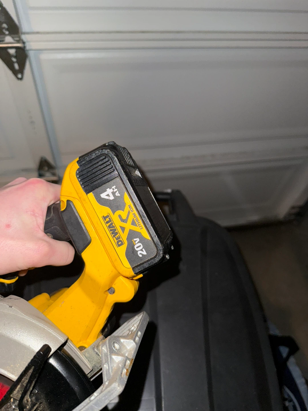 DeWalt 20V MAX 4.0Ah Cordless Circular Saw - photo 4