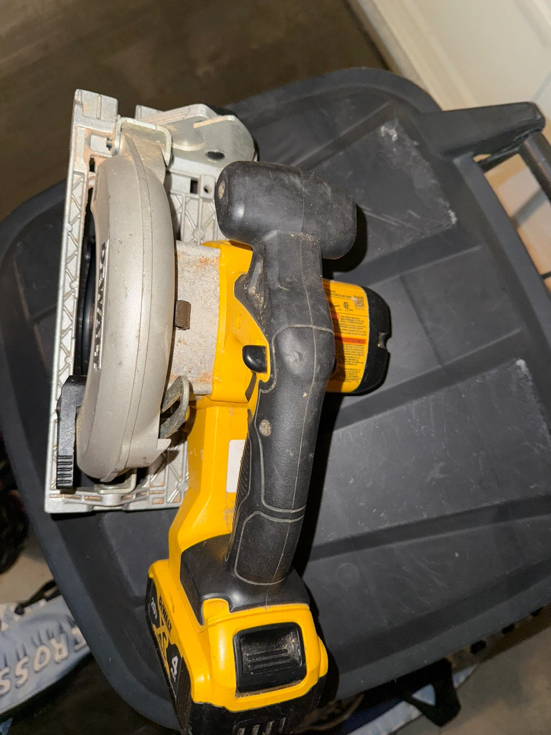 DeWalt 20V MAX 4.0Ah Cordless Circular Saw - photo 2