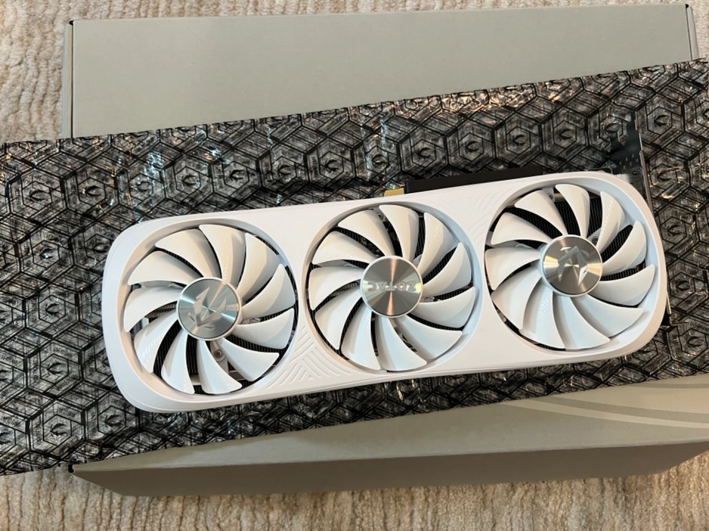 Zotac Gaming GeForce RTX 4070 GPU - photo 4