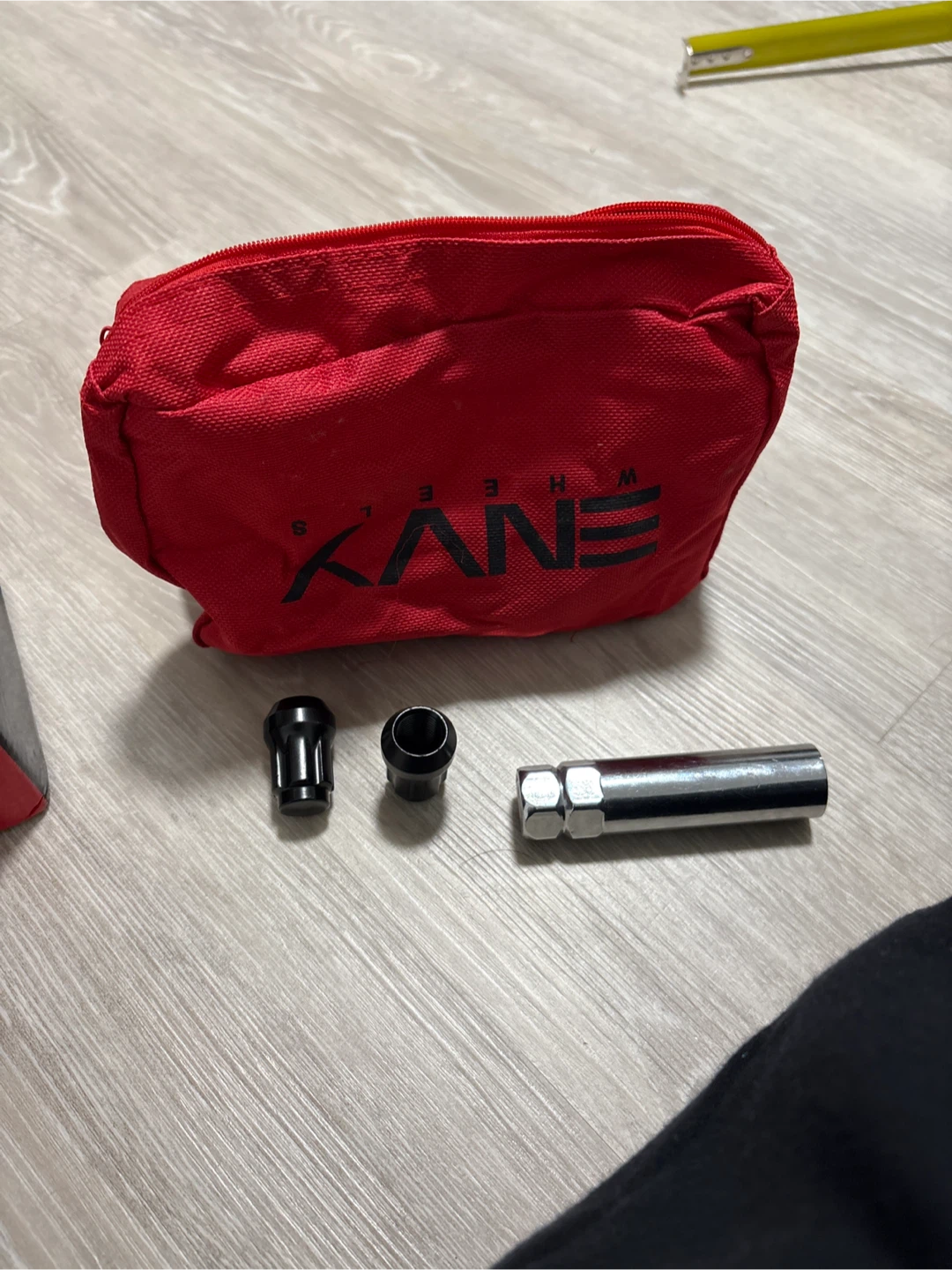 Black Lug Nut Kit