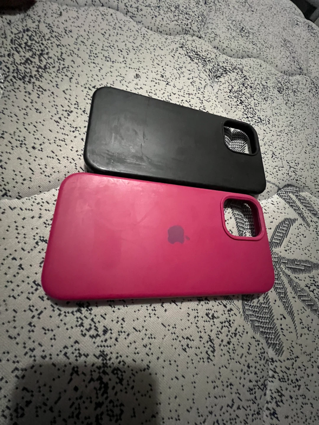 iPhone 12 Pro Max and cases - photo 3