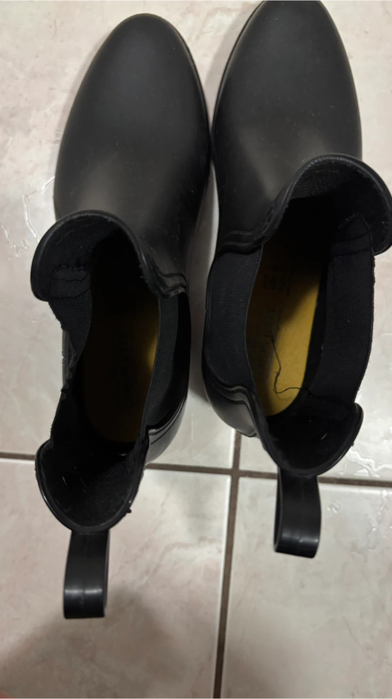 Lemon jelly black boots.