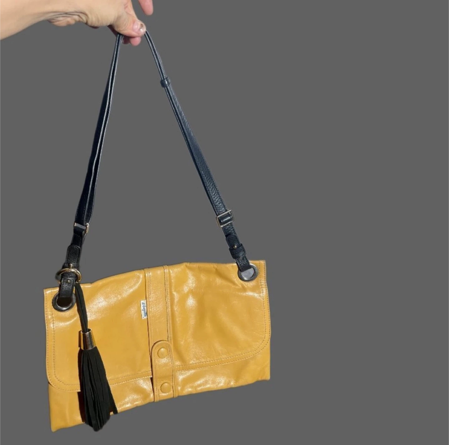 il bagatto Leather Shoulder  Bag