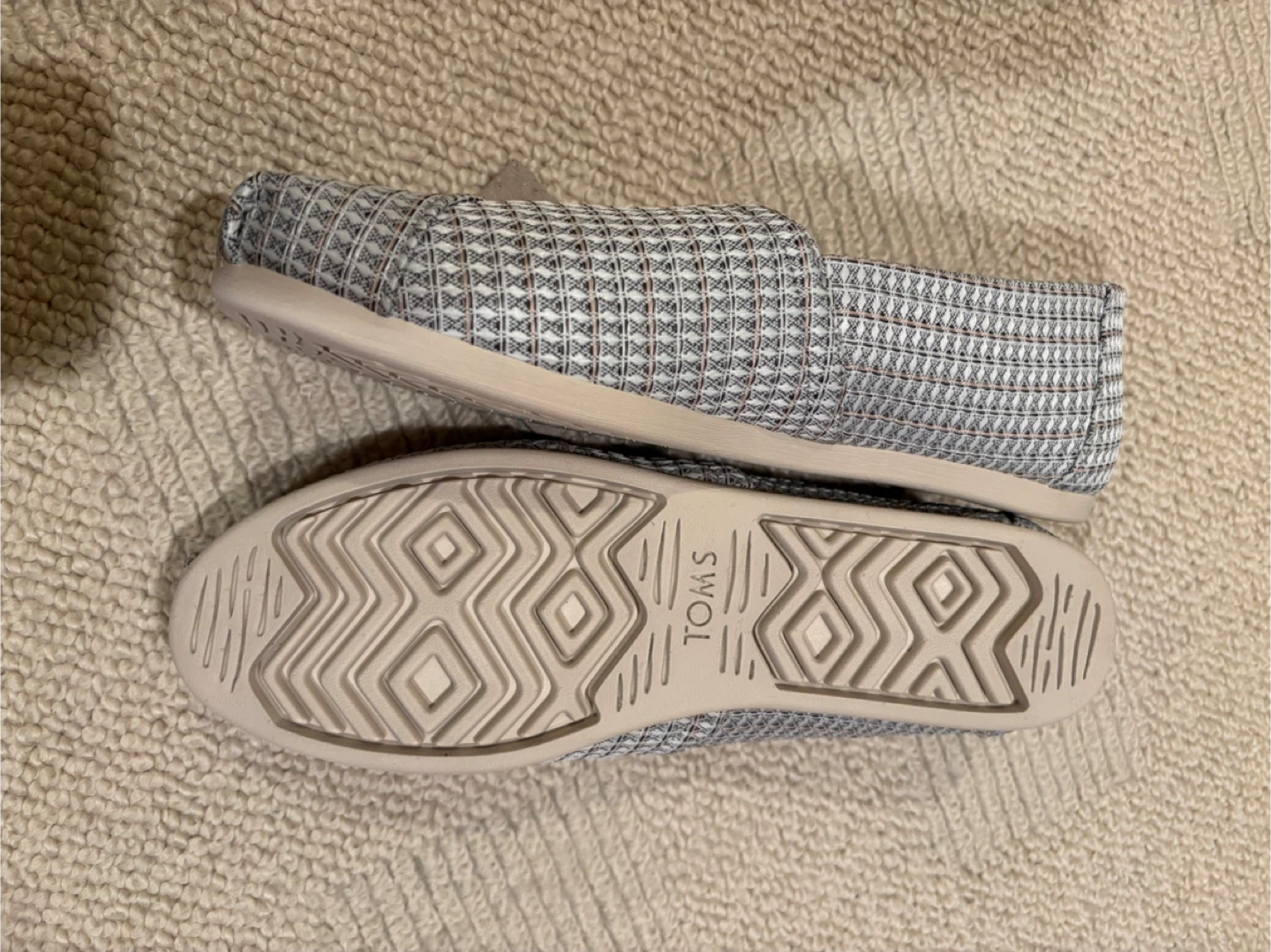 Tom’s women’s shoes 9.5 BNIB never worn - photo 2