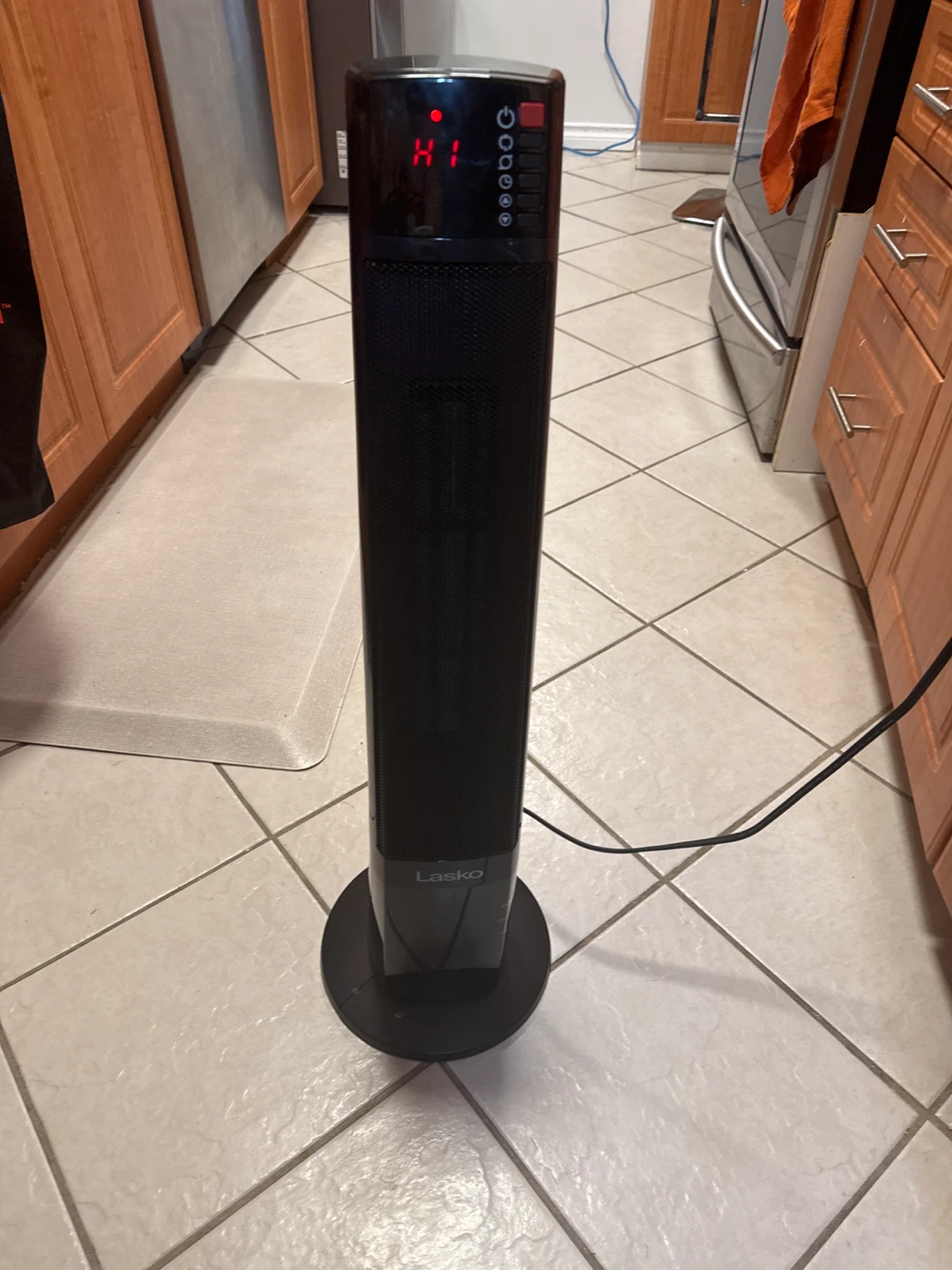 Lasko Black Tower Heater - photo 3