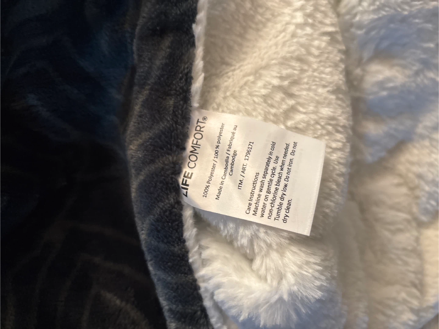 NWOT Life Comfort Blanket - Polyester 60x70 - photo 2