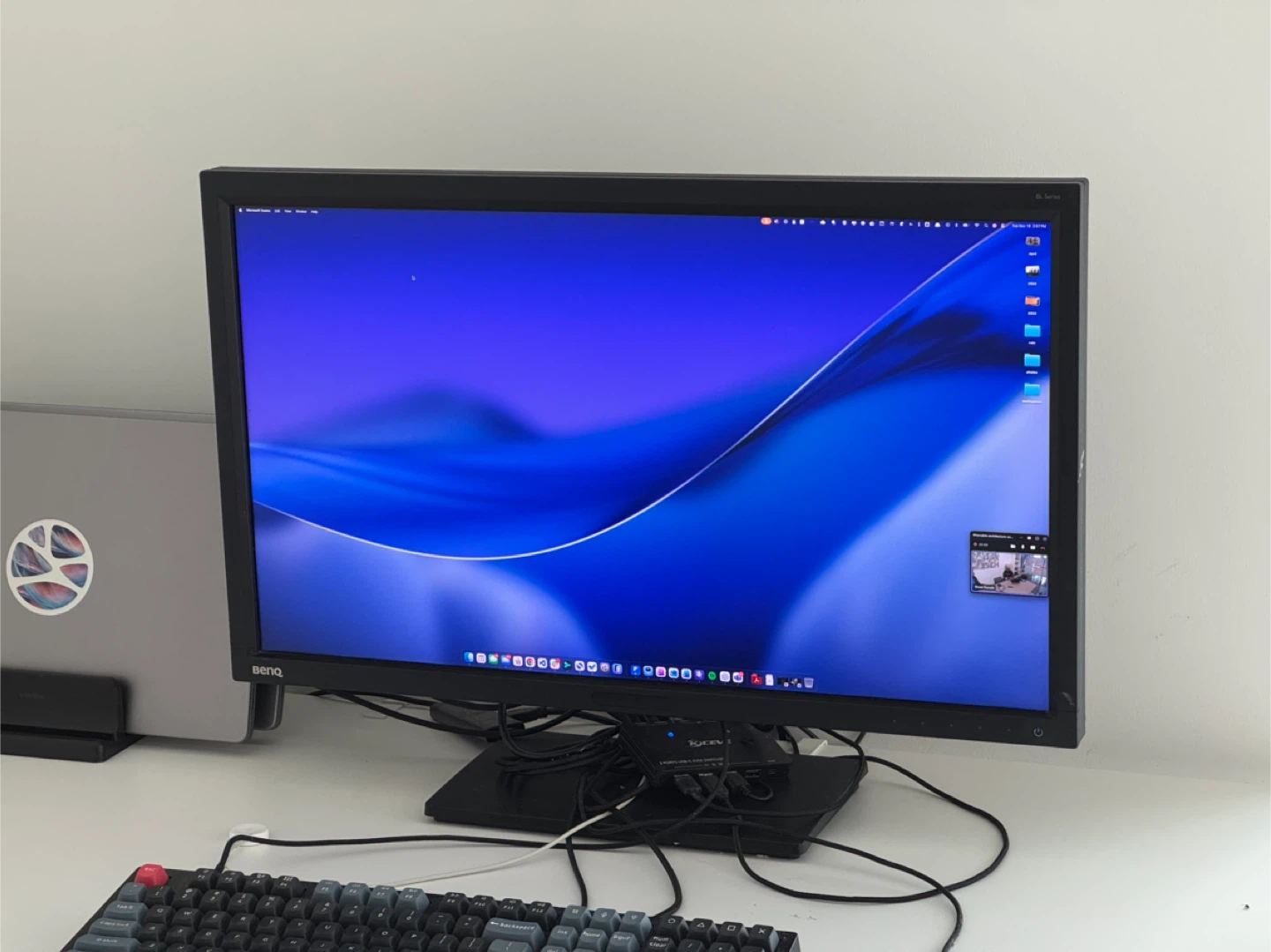 BenQ BL2711U 27" 16:9 4K UHD IPS Monitor - photo 2
