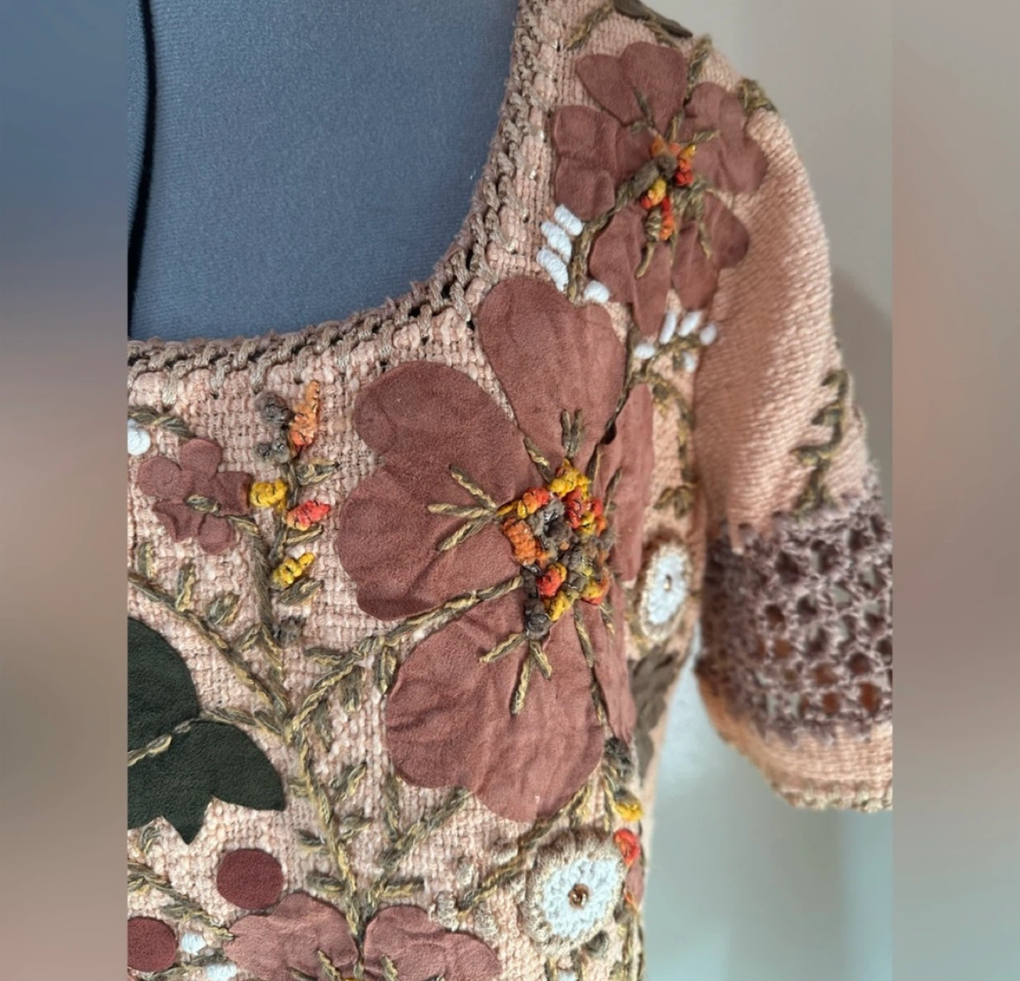 Handmade Floral Appliqué Knit Top - Size Medium - photo 4
