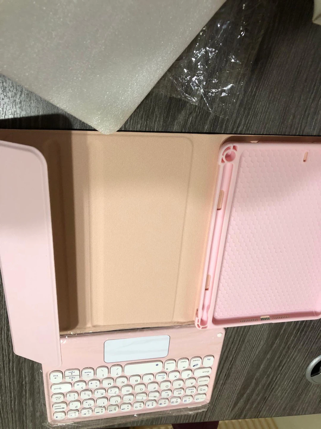 Samsung small size Pink tablet cover with  Keyboard pad  - New! - photo 5