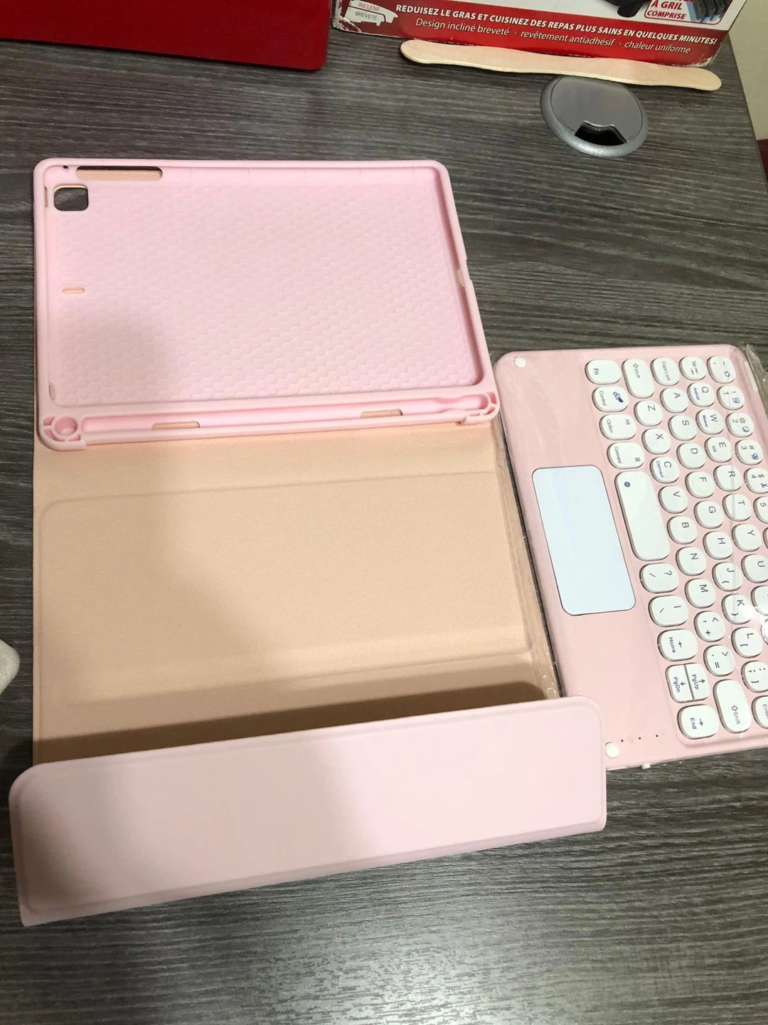 Samsung small size Pink tablet cover with  Keyboard pad  - New! - photo 3