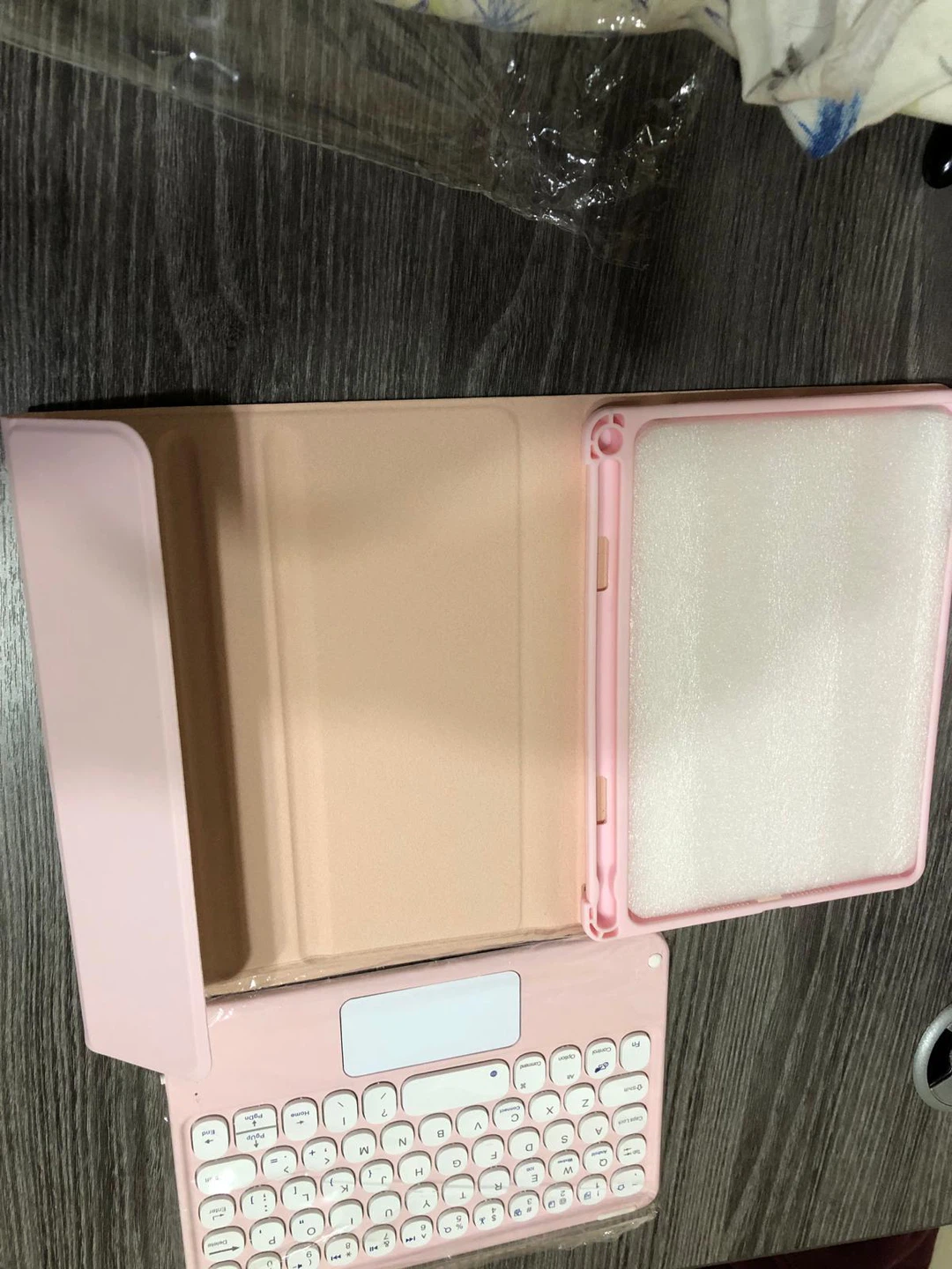 Samsung small size Pink tablet cover with  Keyboard pad  - New! - photo 4