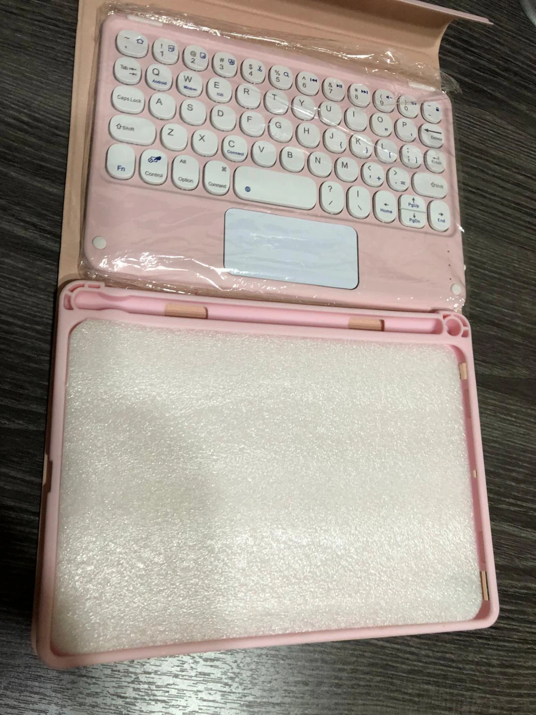 Samsung small size Pink tablet cover with  Keyboard pad  - New! - photo 2