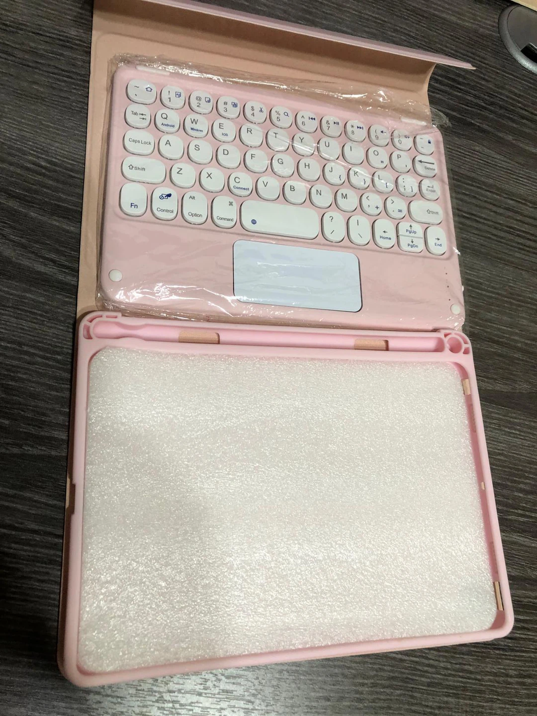 Samsung small size Pink tablet cover with  Keyboard pad  - New!