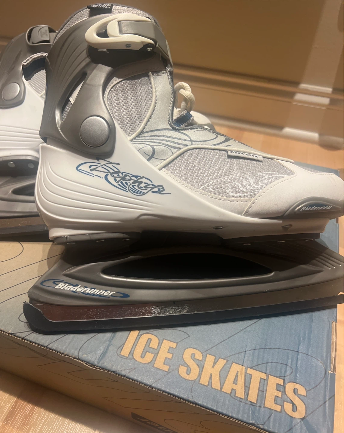 Bladerunner Zephyr W Ice Skates US Women's 9 - photo 2