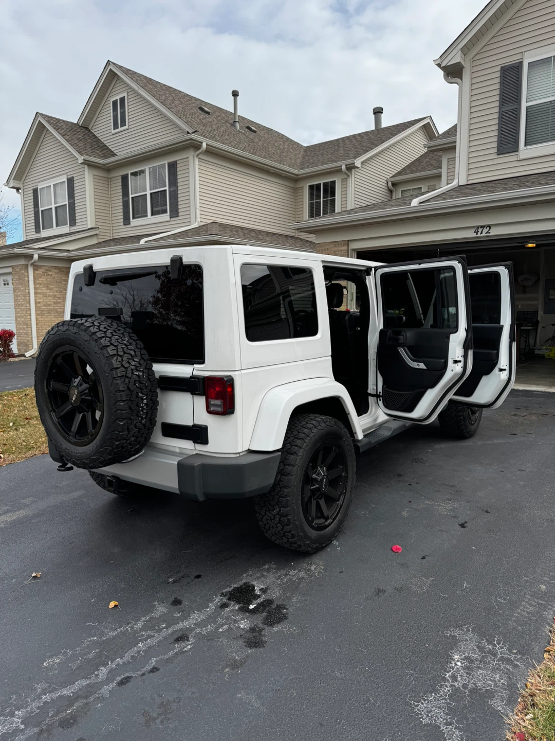2012 Jeep Wrangler Sahara - White