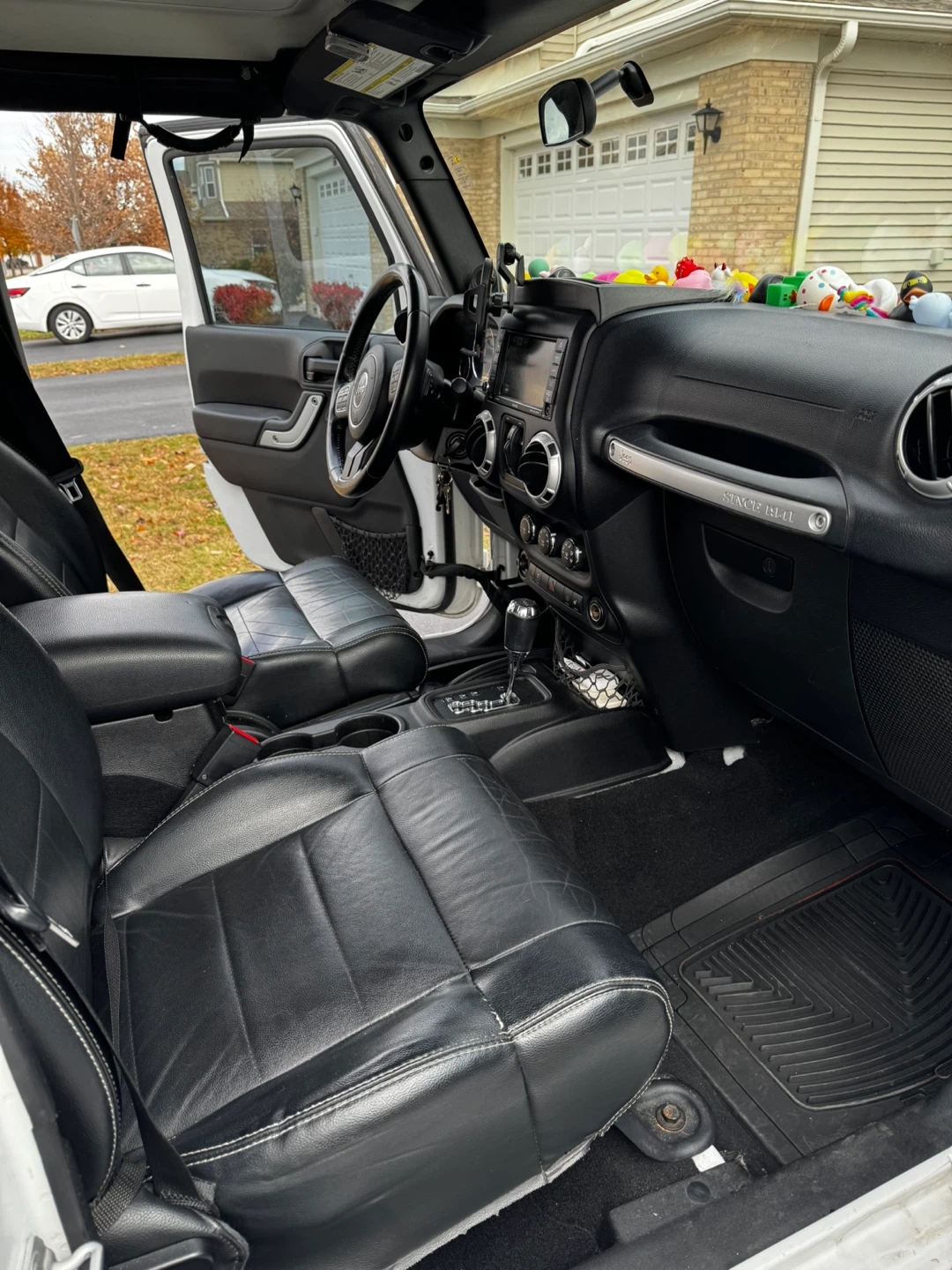 2012 Jeep Wrangler Sahara - White - photo 4