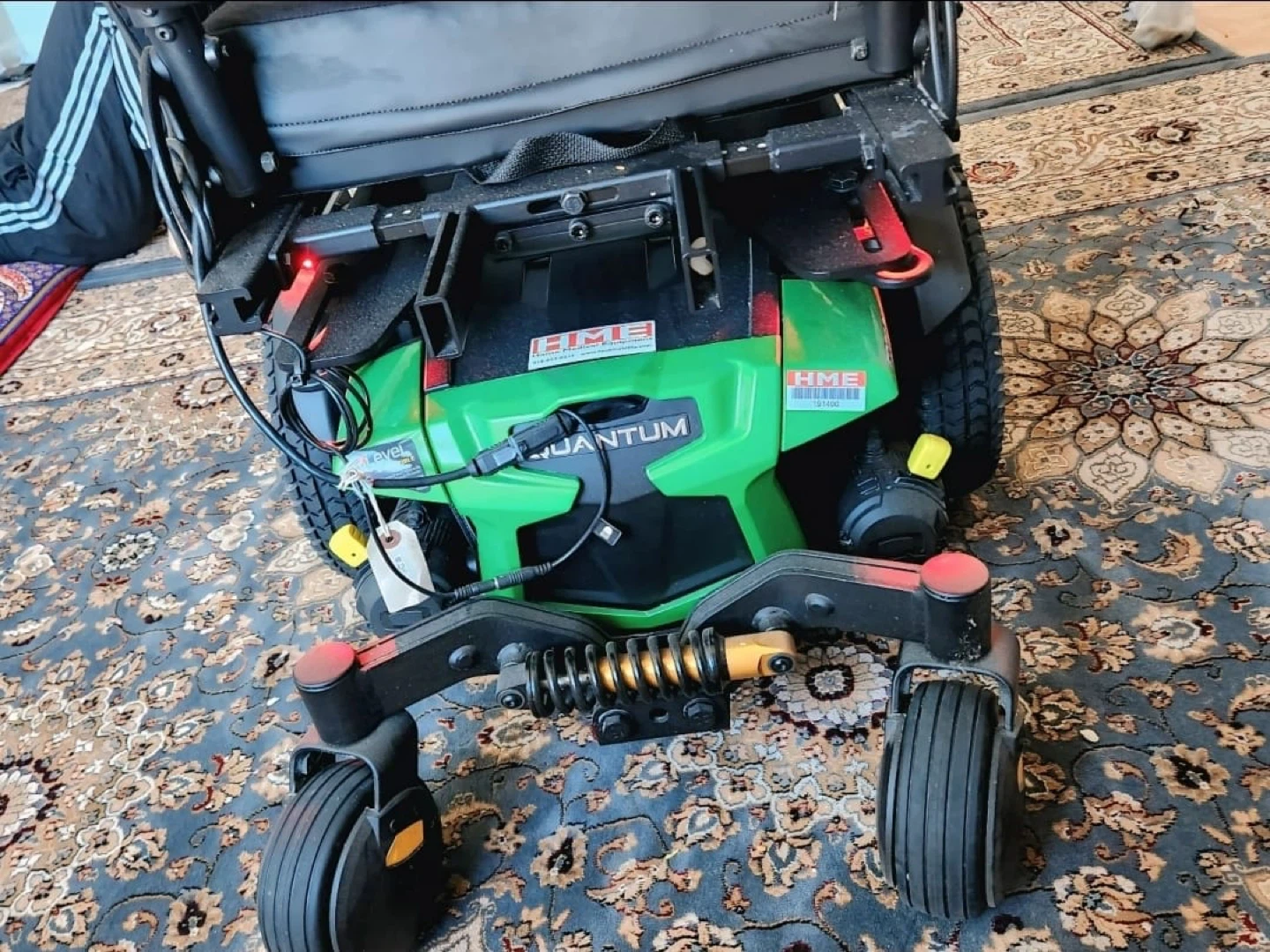 Quantum Edge 3 Power Wheelchair - Green & Black - photo 3