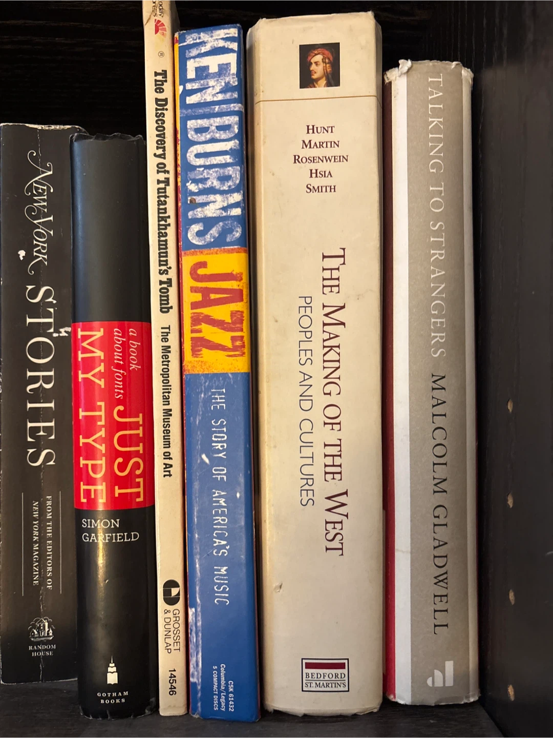 Assorted books - photo 2