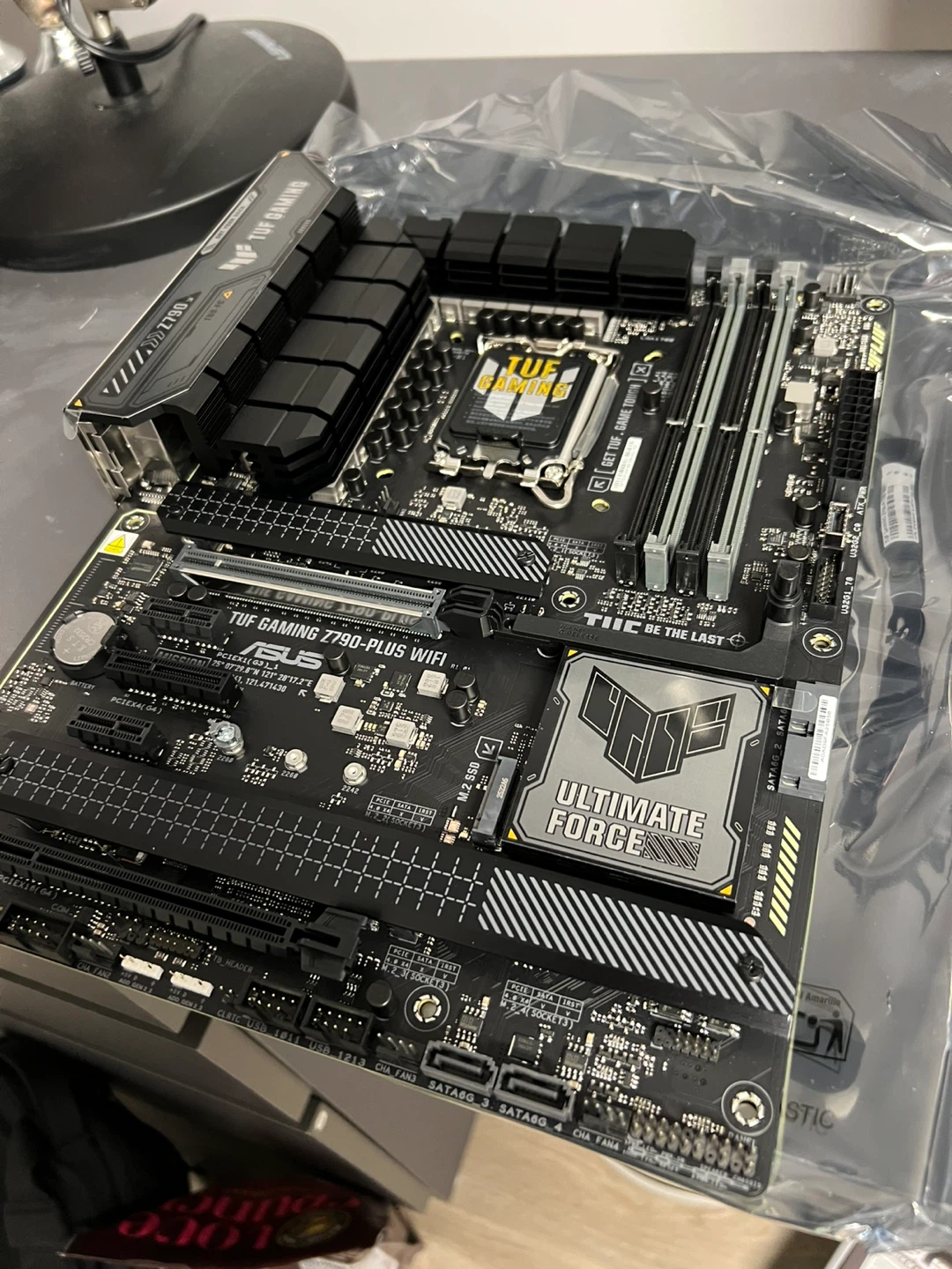 OPEN BOX!!! ASUS TUF Z790-Plus WiFi LGA 1700 ATX DDR5 - photo 4
