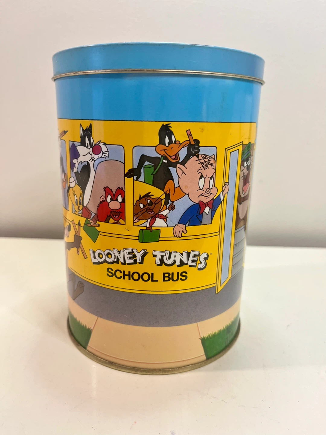 90’s Looney Tunes School Bus Tin Can - photo 4