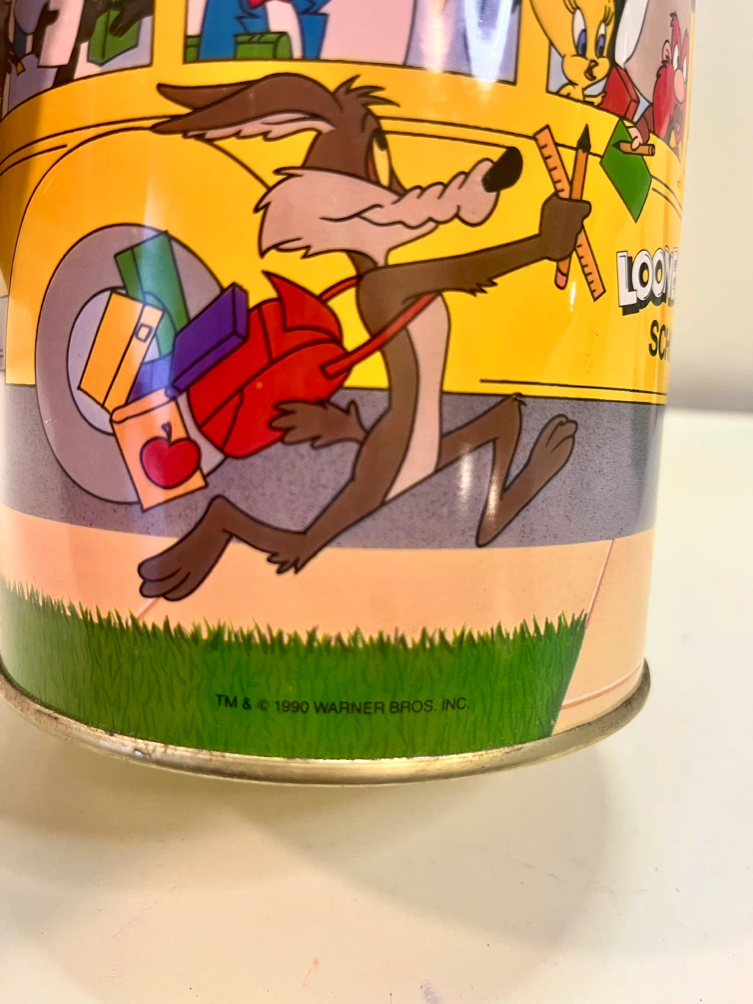 90’s Looney Tunes School Bus Tin Can - photo 5