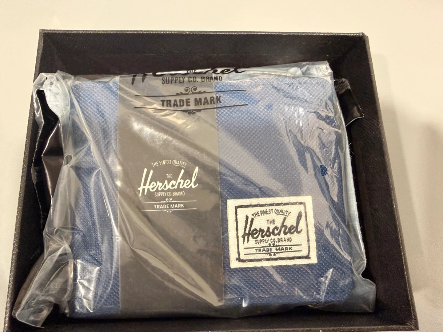 Herschel Supply Co. - Roy Wallet Coin- New in Box! - photo 3