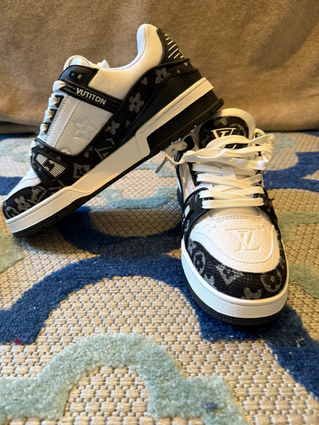 Louis Vuitton Trainer Sneaker White/Black - photo 2