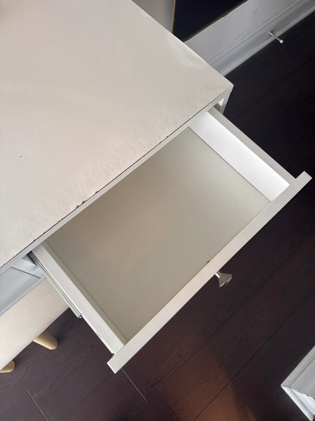 Vanity Table with Lighted Mirror and Stool - photo 3