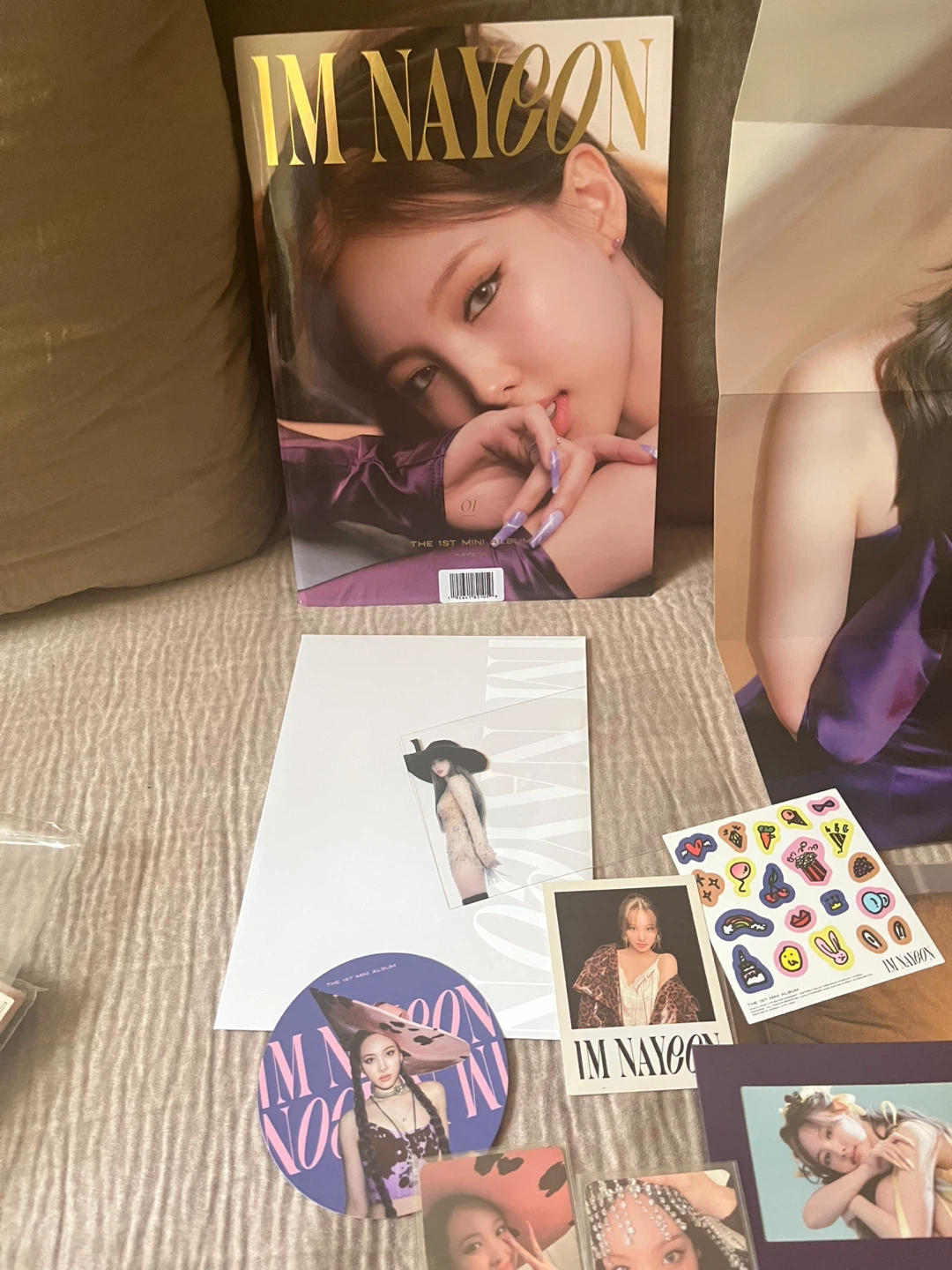 IM NAYEON The 1st Mini Album - photo 4