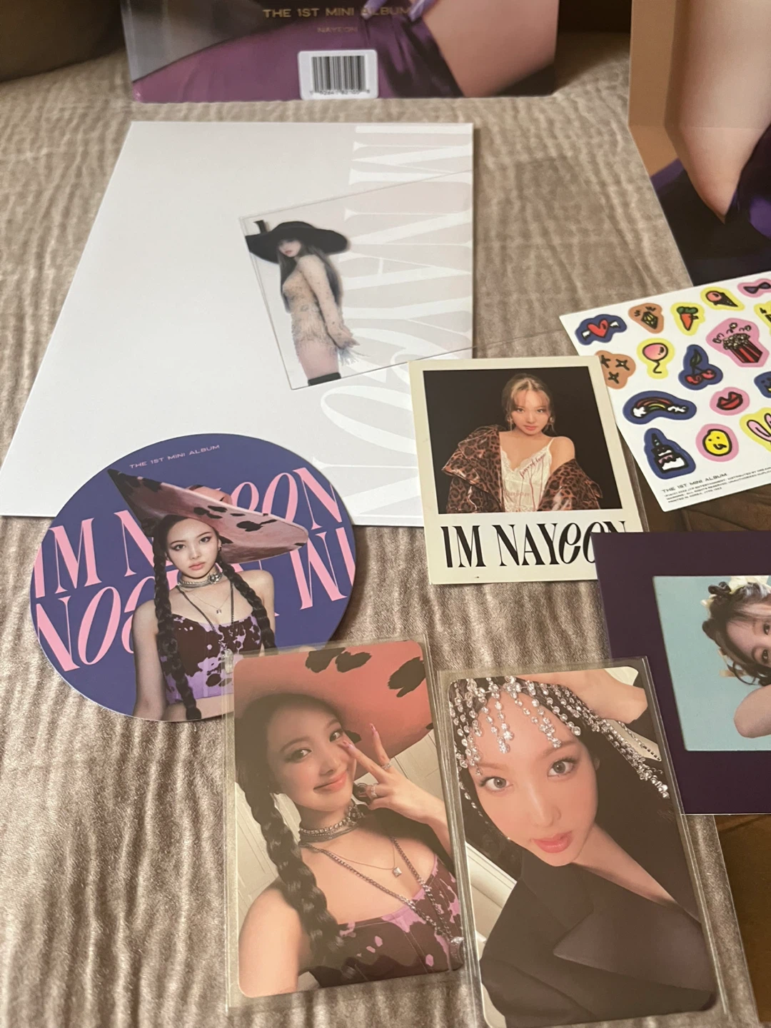 IM NAYEON The 1st Mini Album - photo 5