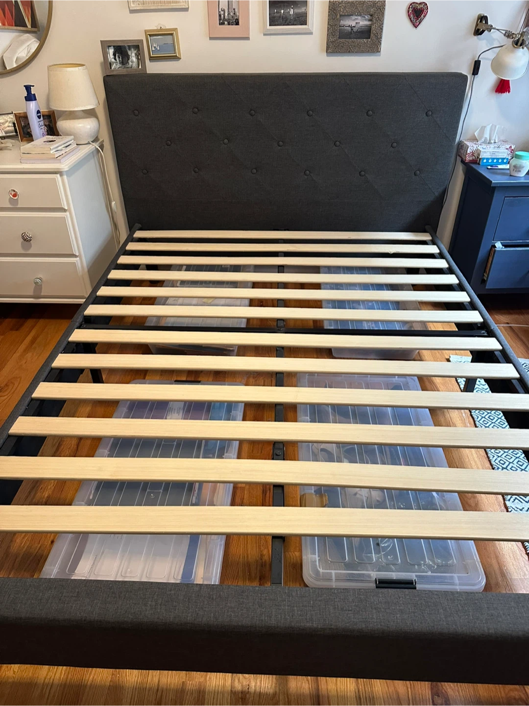 Queen Size Bed Frame - Mint Condition! - photo 5