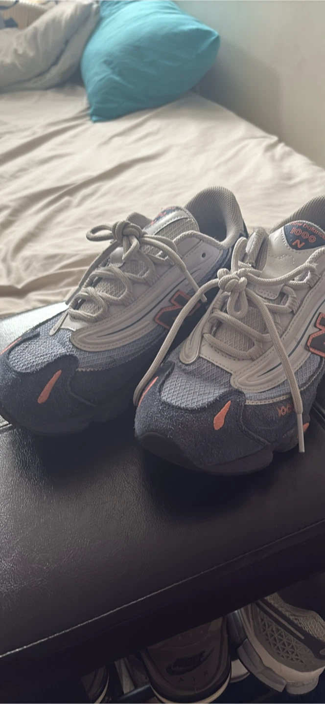 Youth size 7 New Balance