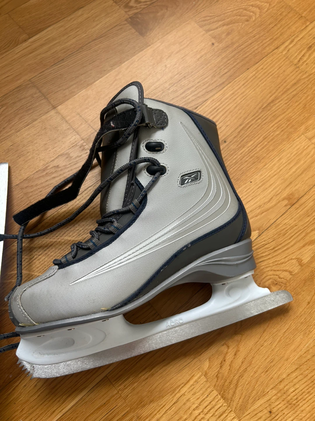Reebok Ice Skates - Size 8 - photo 2