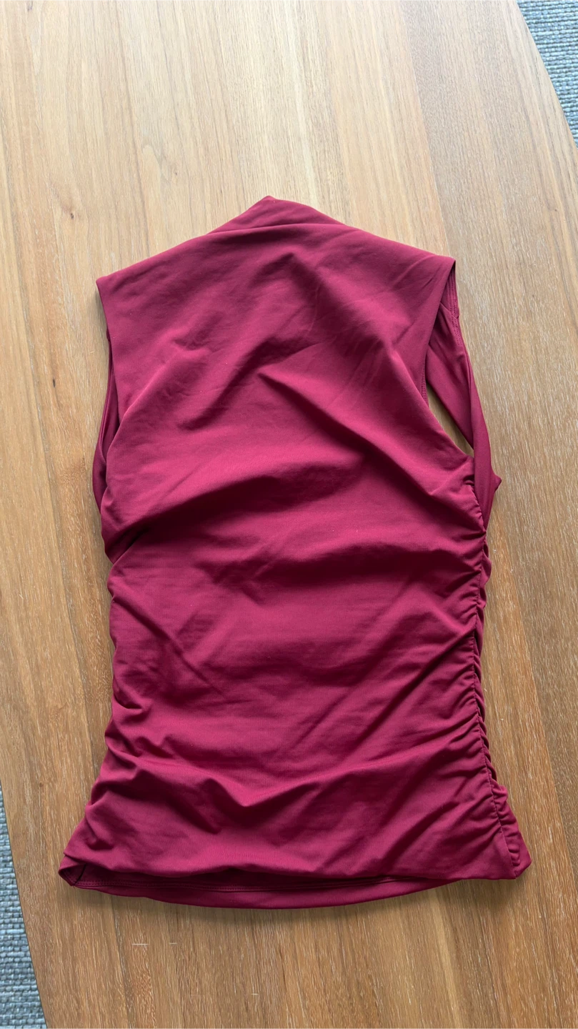 Aritzia original contour flourish top size M - photo 2