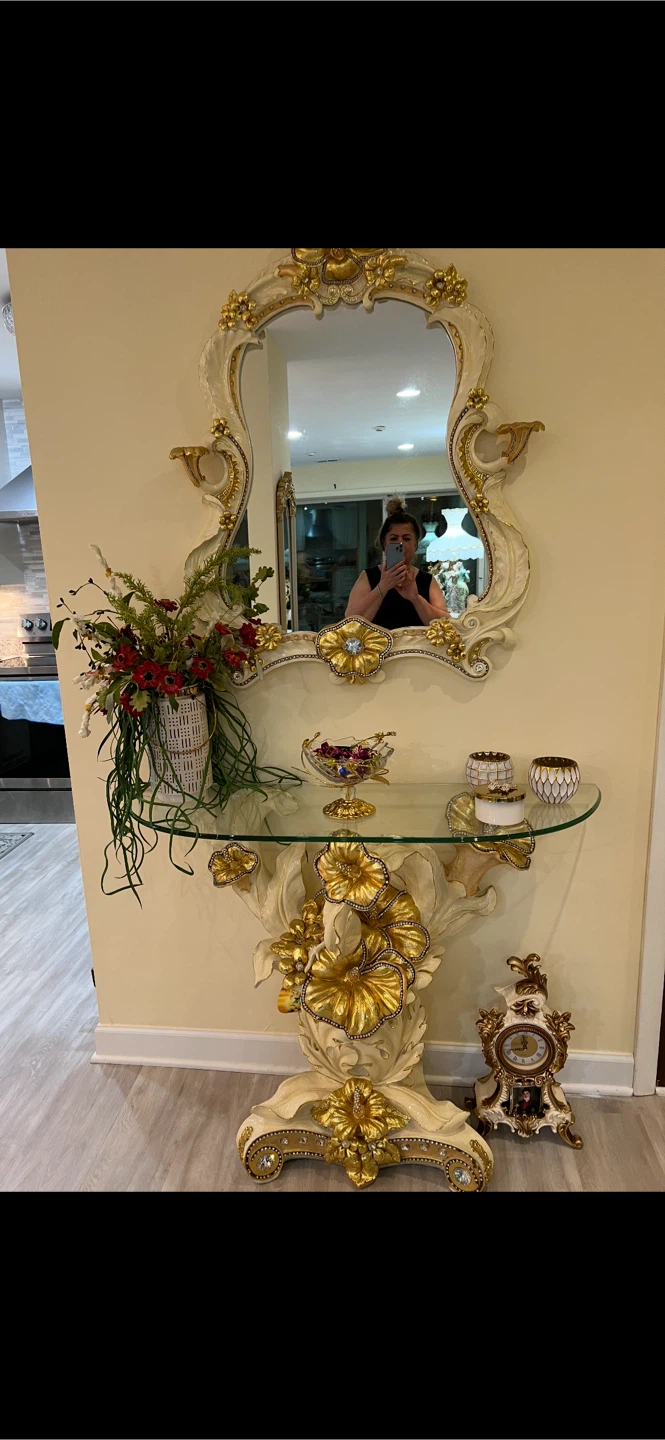 Ornate Entryway Table with Mirror