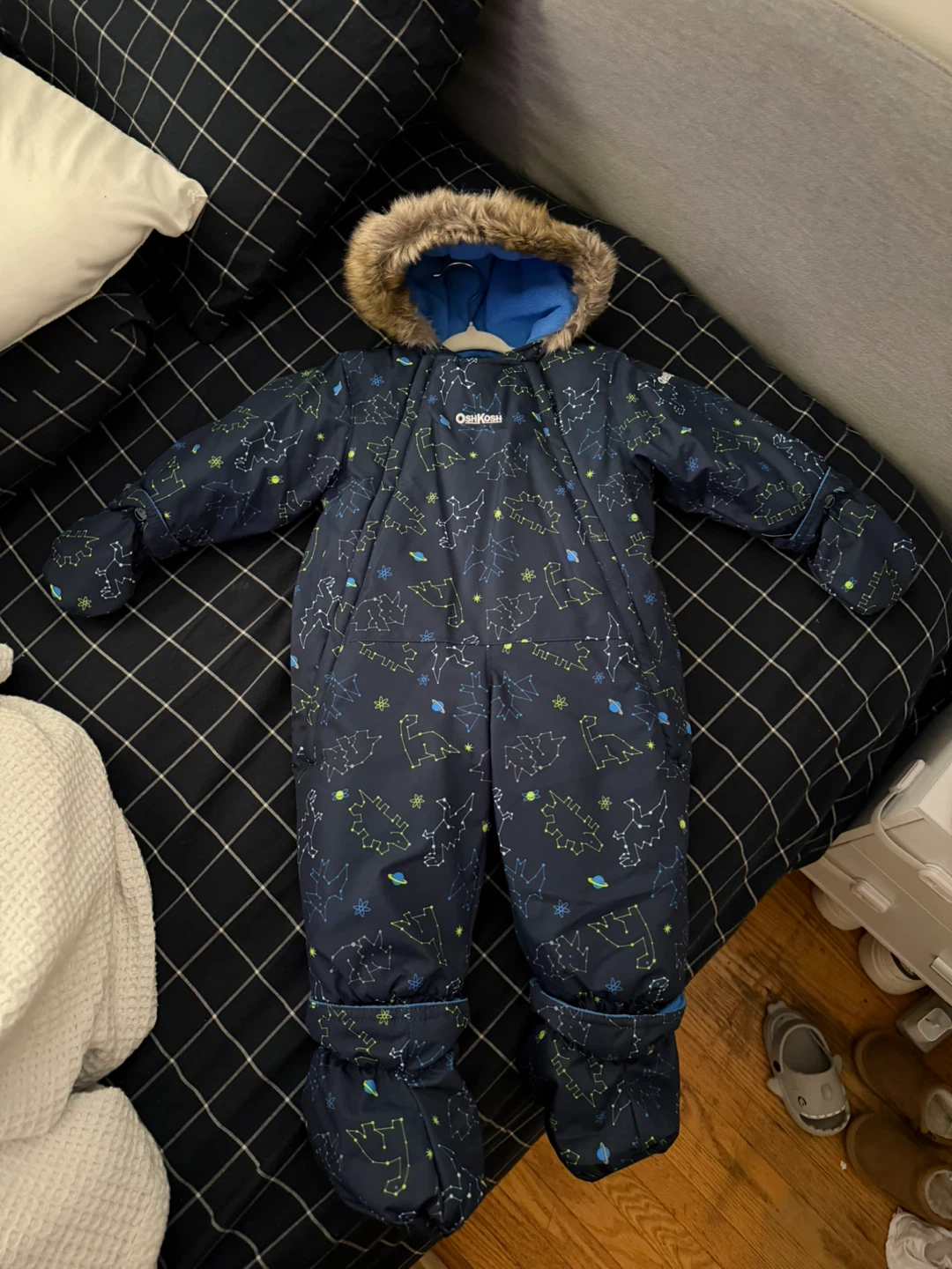 OshKosh B'gosh Snowsuit - 12M - photo 2